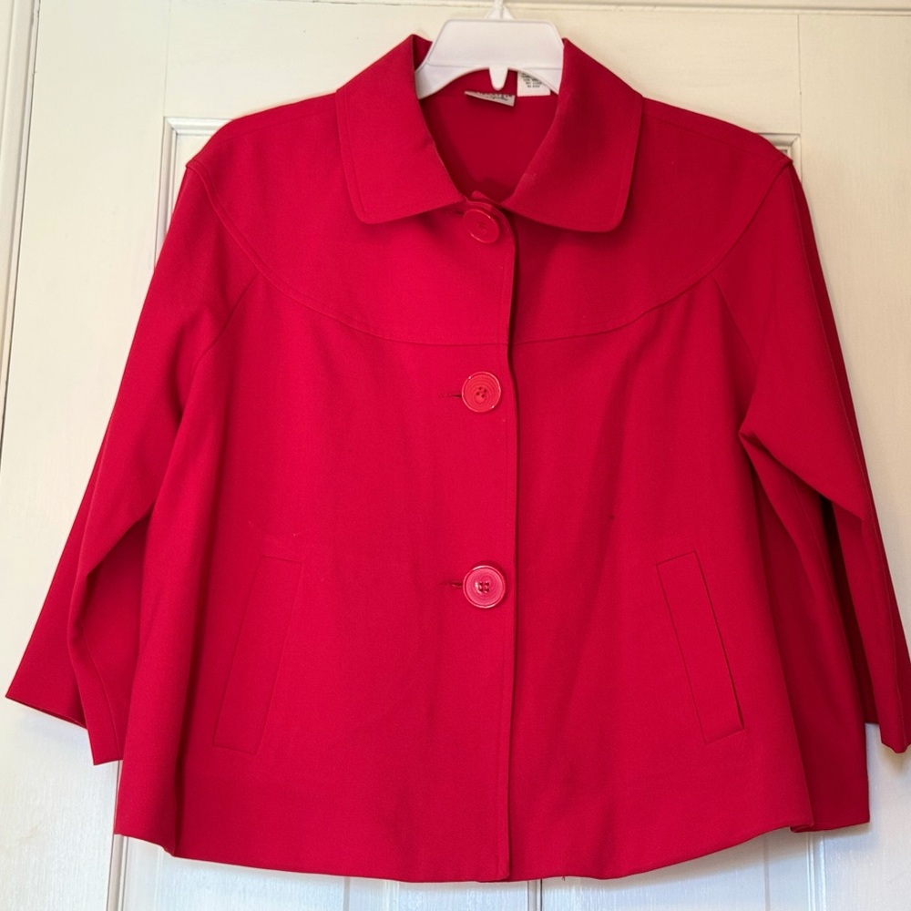 Kim Rogers Red Blazer with Rounded Collar and Three-Quarter Sleeves